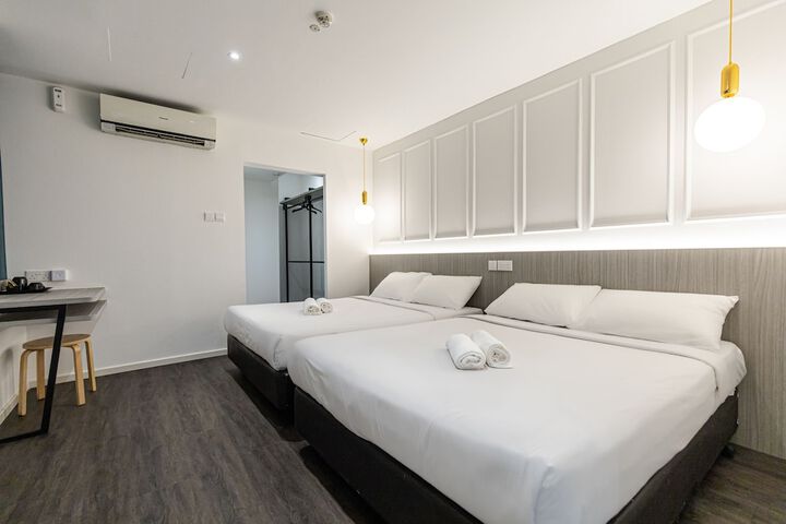 Room 8 of 32