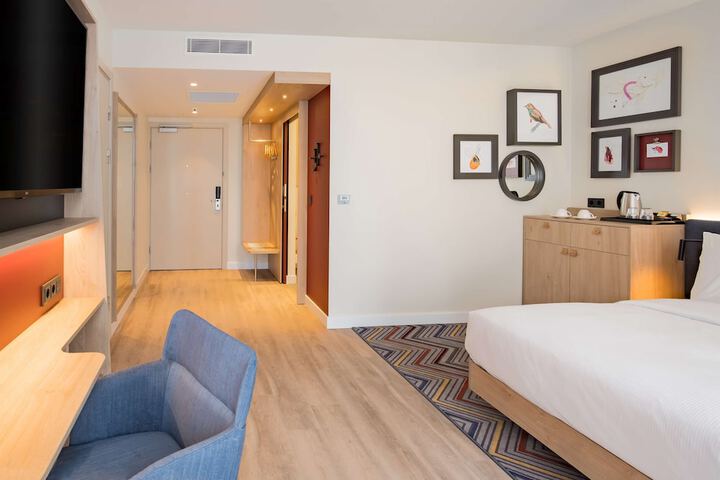 Room 12 of 51