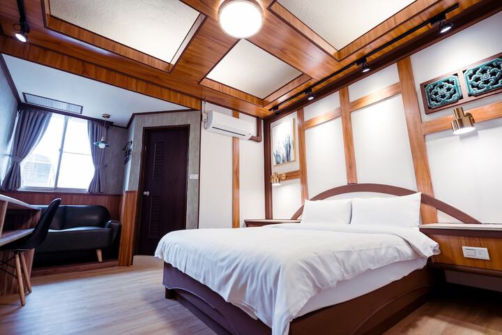 Room 46 of 232