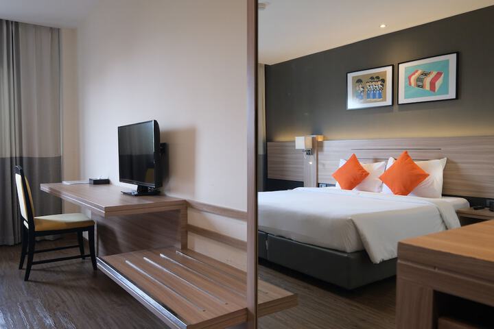 Room 15 of 44