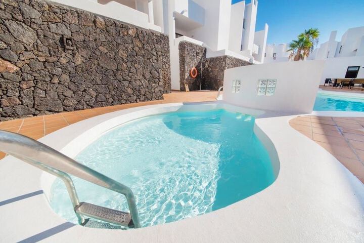 Pool Hotel