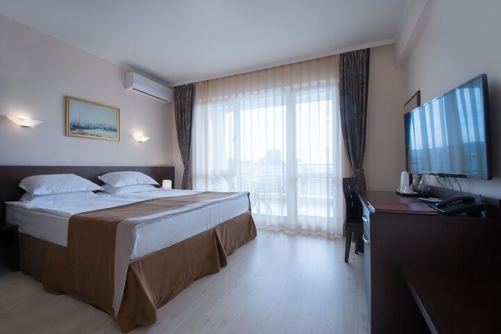 Room 14 of 81