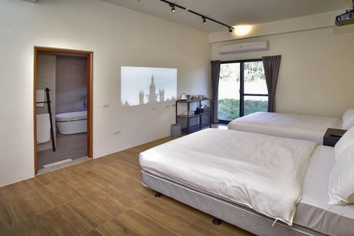 Room 3 of 9