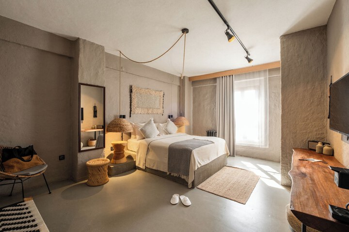 Room 15 of 53