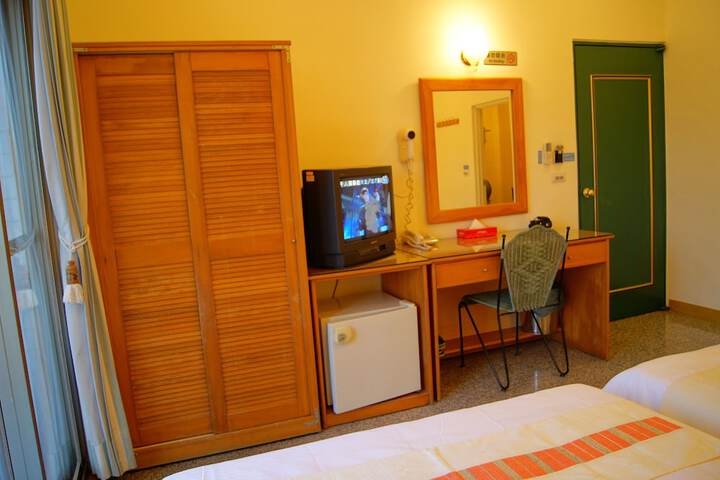 Room 9 of 24