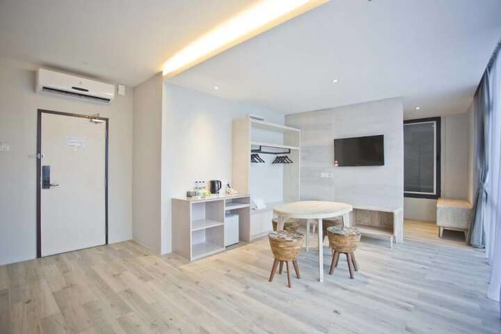 Room 19 of 37