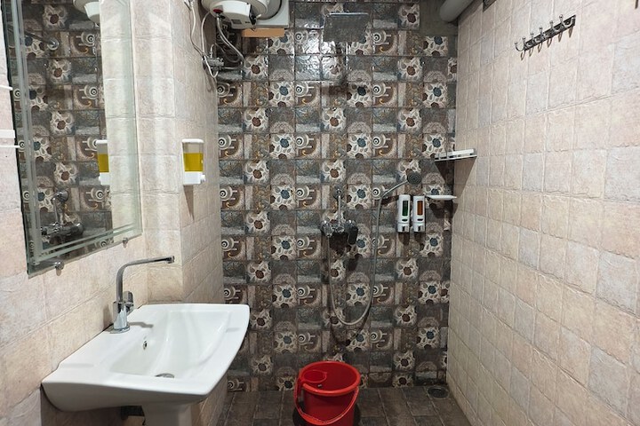 Room 63 of 111