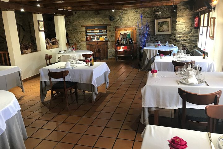 Dining 40 of 110