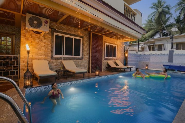 Pool 26 of 32