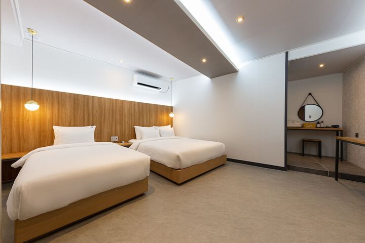 Room 40 of 92
