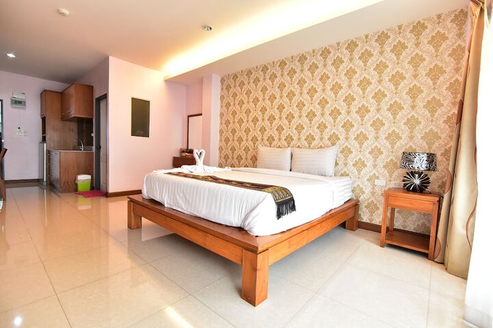 Room 8 of 34
