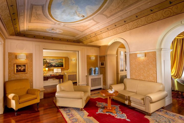 Hotel Lobby