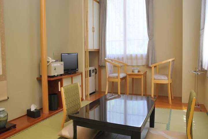 Room 5 of 44