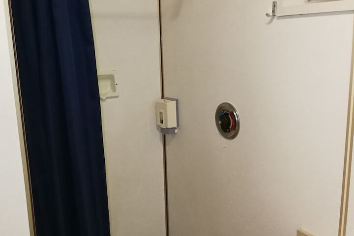 Room 85 of 100
