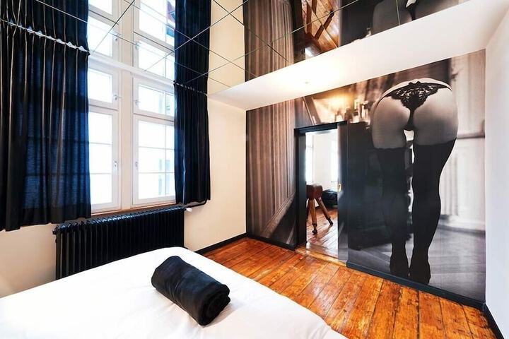 Room 27 of 79