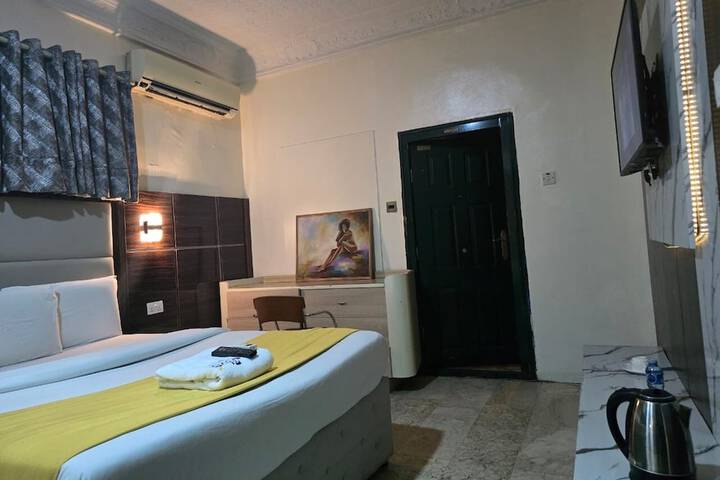 Room 19 of 41
