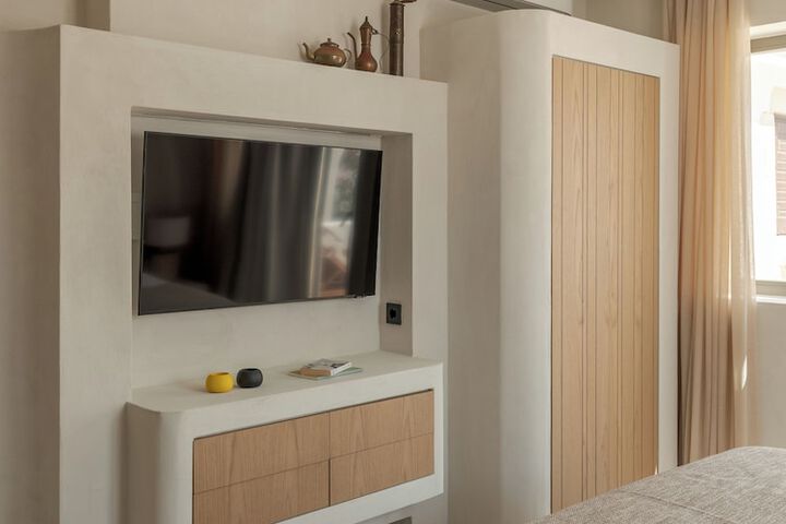 Room 4 of 19