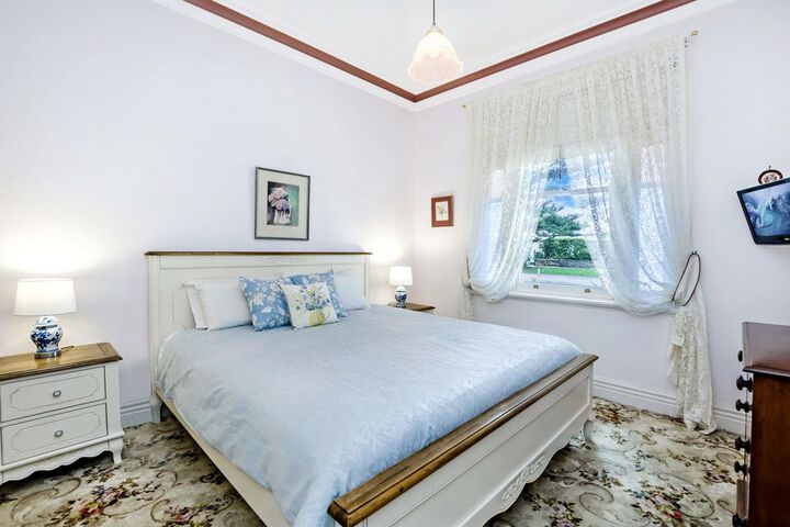 Room 3 of 12