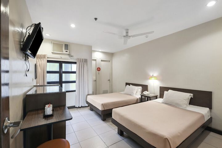 Room 10 of 26