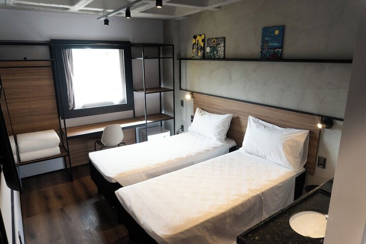 Room 55 of 122