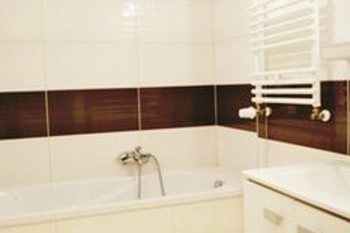Room 4 of 37