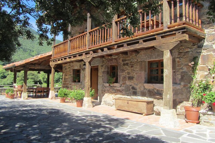 Hotel Entry