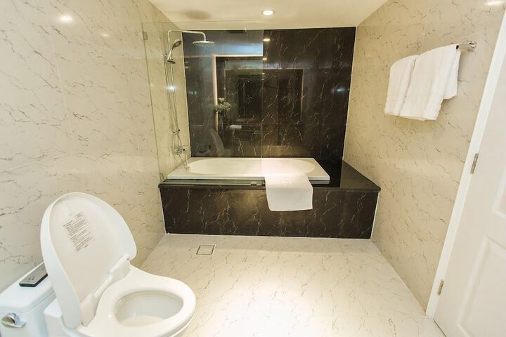 Room 15 of 19