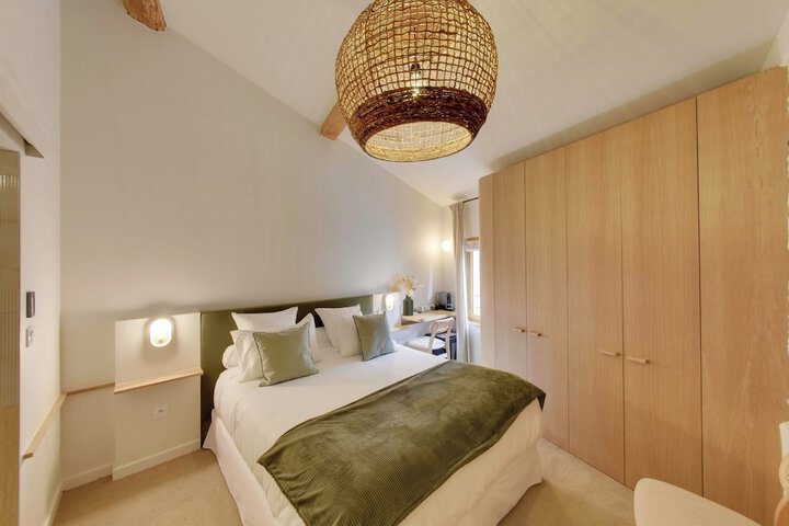 Room 3 of 39