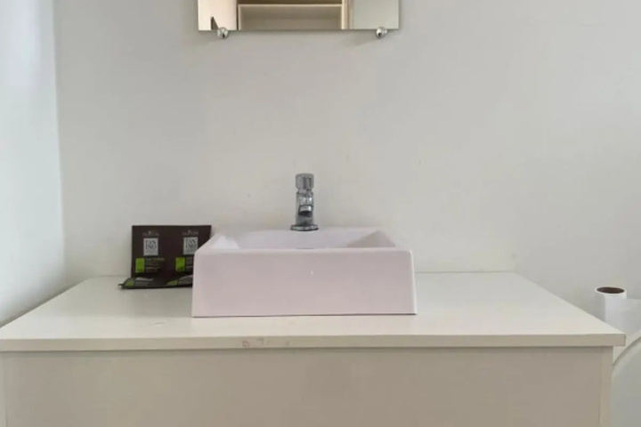 Room 10 of 17