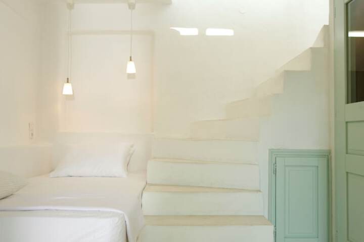 Room 27 of 118