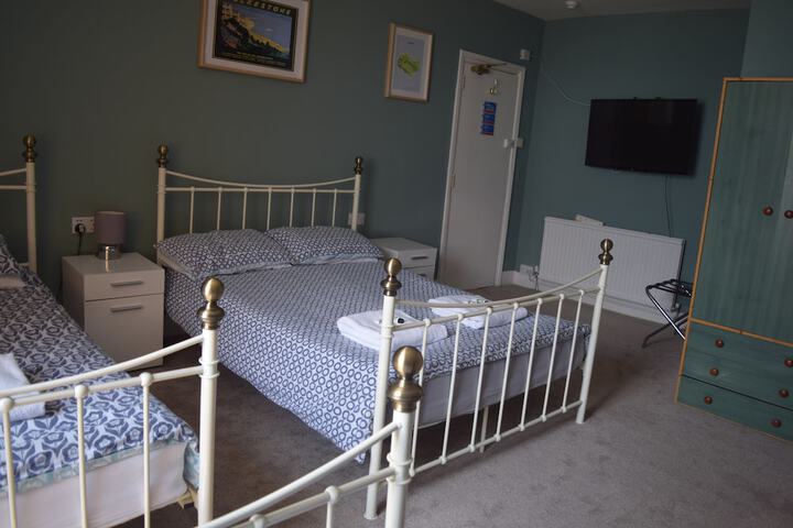 Room 13 of 86