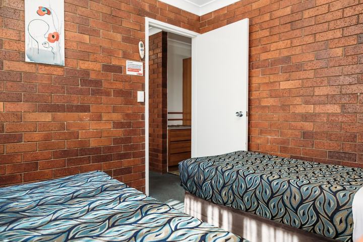 Room 12 of 87