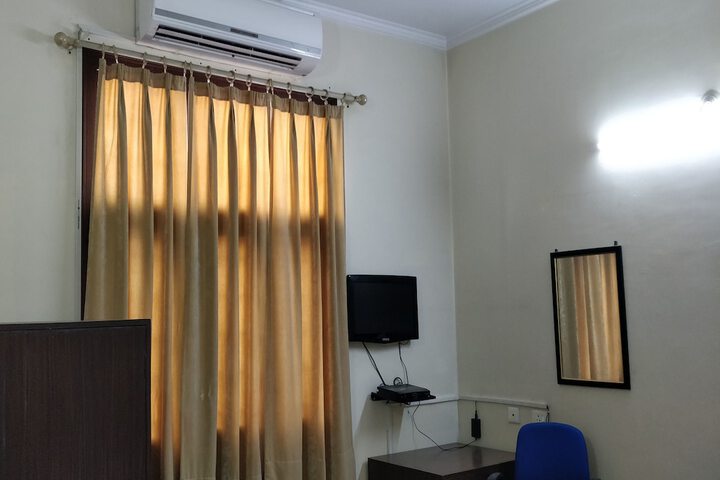 Room 21 of 24