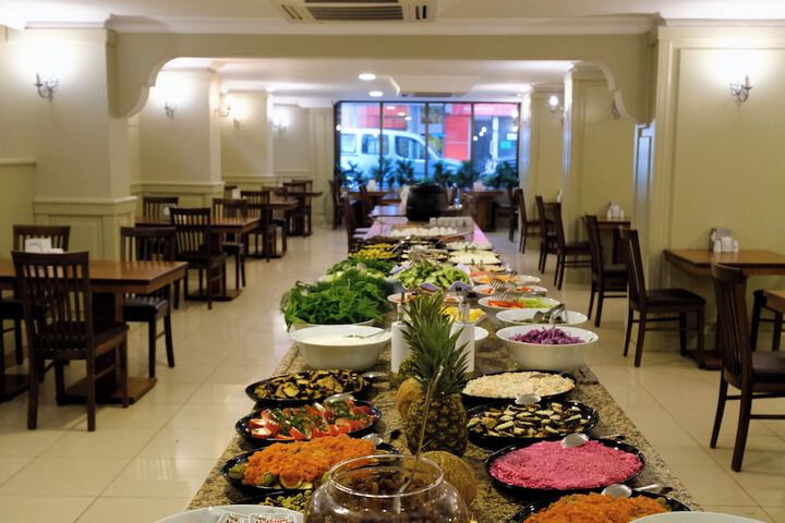 Dining 35 of 72