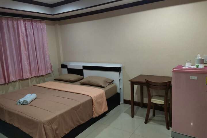 Room 12 of 24