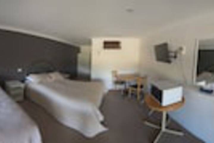 Room 16 of 84