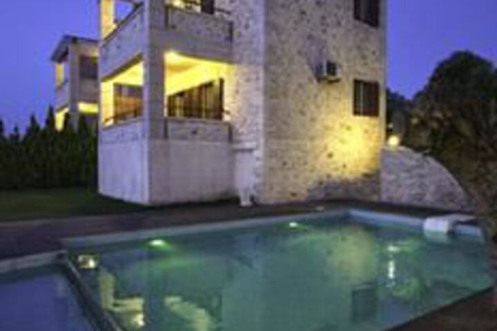 Pool 37 of 57