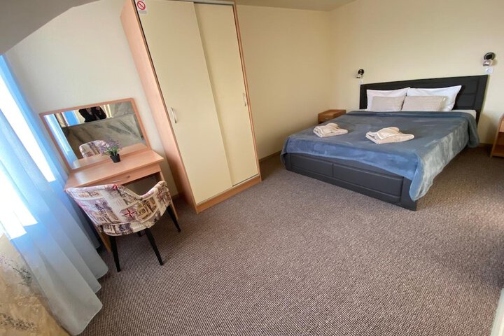 Room 35 of 96