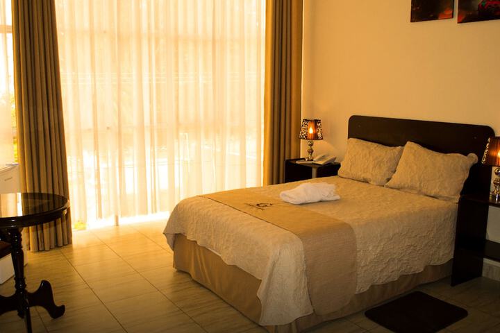 Room 5 of 16