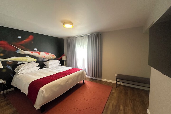 Room 16 of 66