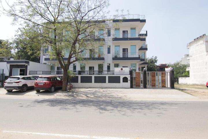 Hotel Leaf 9 INN Cyber City near Ambience Mall
