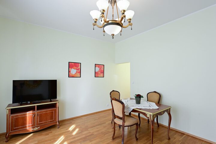 Room 21 of 49