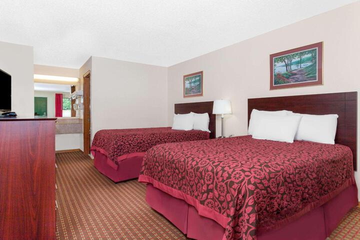 1 King Bed (5 of 12)