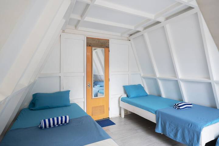 Room 6 of 37