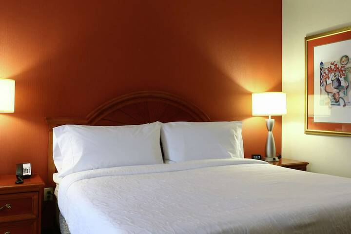 1 King Bed (18 of 20)
