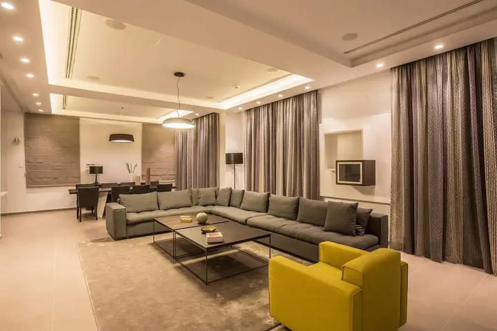 Room 4 of 21