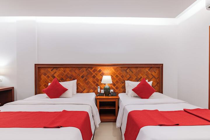Room 37 of 211
