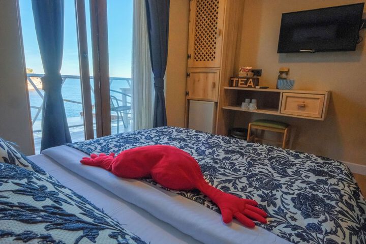 Room 42 of 104