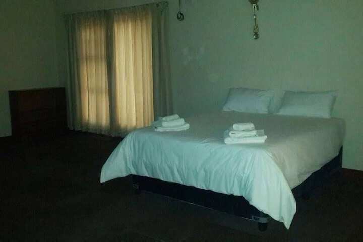 Room 8 of 18