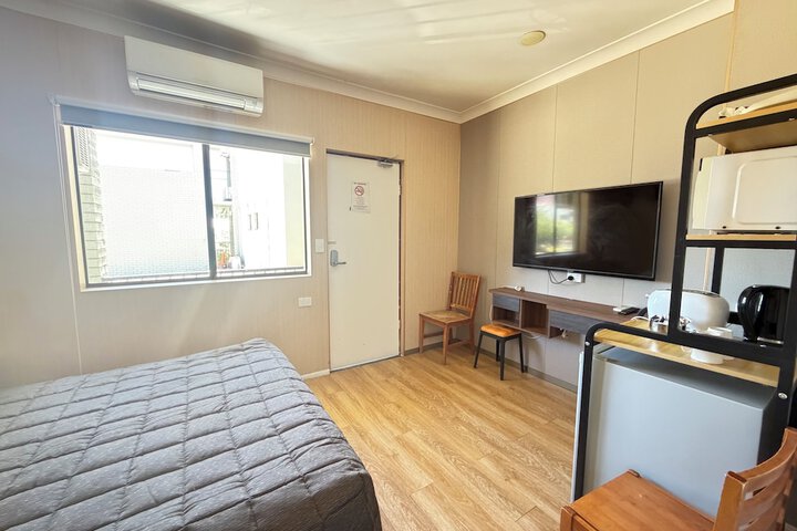 Room 22 of 48